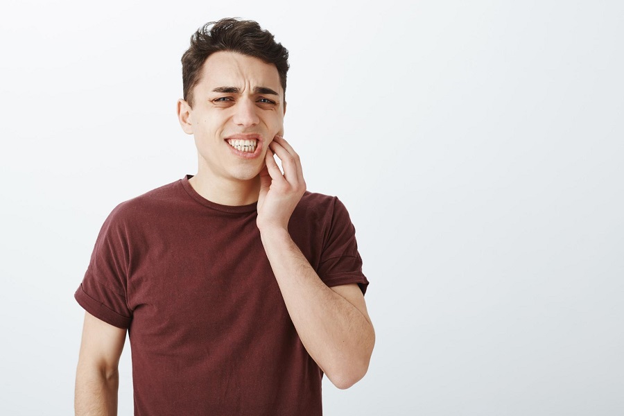 WHY YOU MAY NEED TO VISIT THE PERIODONTIST