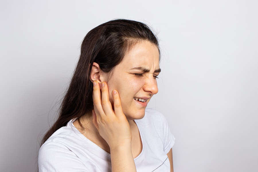 Defeating Gum Disease: Causes, Symptoms, and Effective Solutions