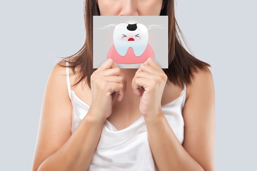 WHAT CAUSES DENTAL EROSION?