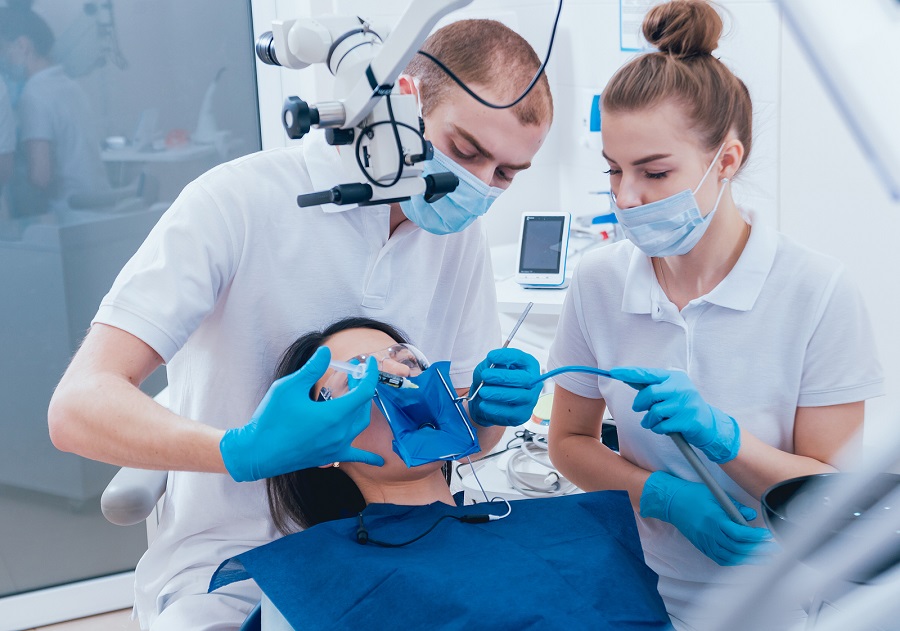 A SINUS LIFT CAN HELP SUPPORT DENTAL IMPLANTS