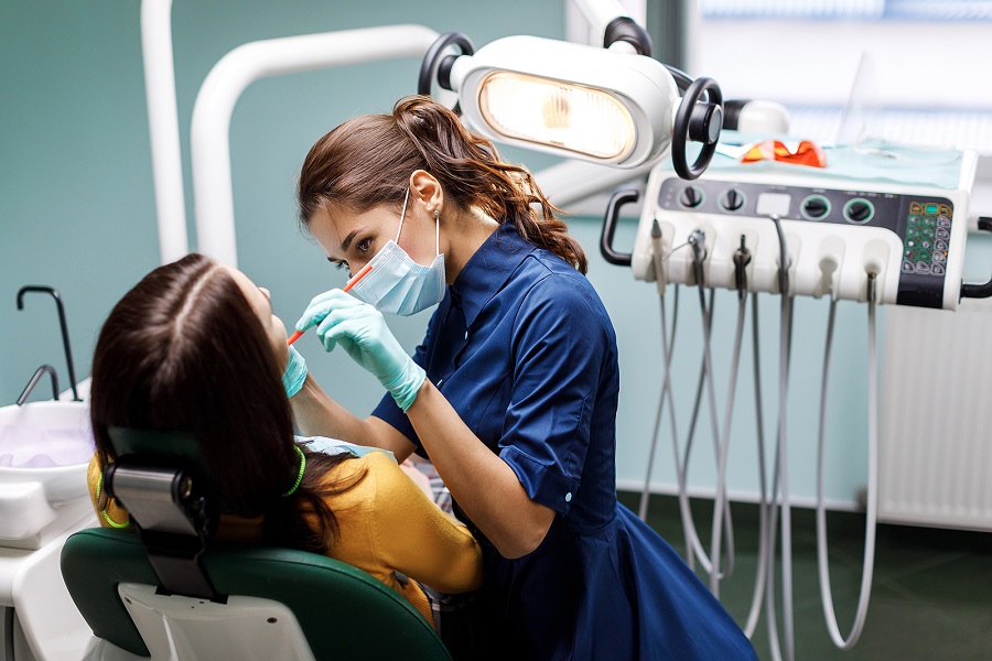 WHAT ARE PERIODONTISTS AND WHAT CAN THEY DO FOR YOUR GUMS?